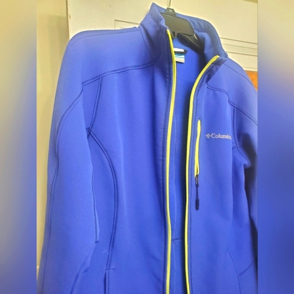 Columbia Softshell Full-Zip Jacket - Picture 4 of 7
